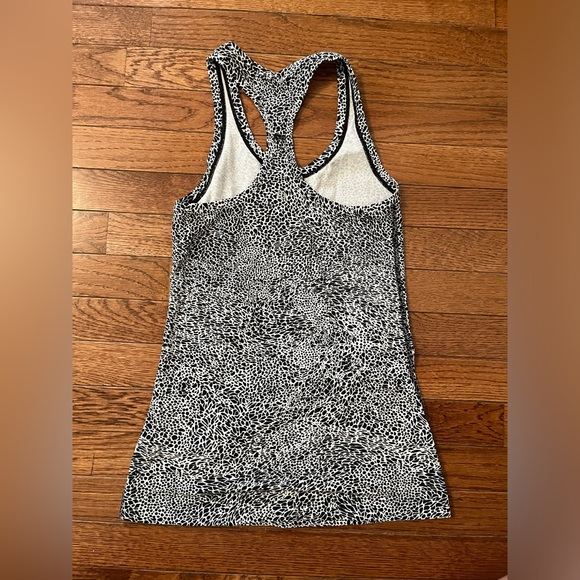 Black and white Lululemon Tank Top - Picture 2 of 2